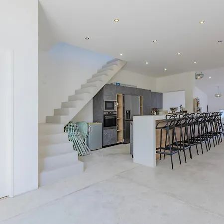 Gorgeous In With House Sea View