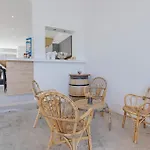 بيت للعطل Gorgeous In With House Sea View Loupian