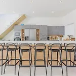 Gorgeous In With House Sea View *