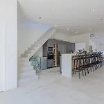 Gorgeous In With House Sea View *